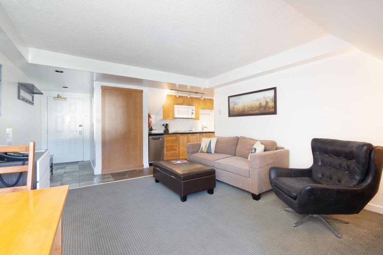 Whistler Village Centre By Latour Hotels And Resorts Esterno foto